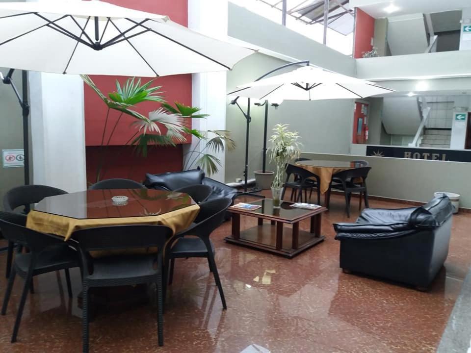 Hotel Puerta Del Sol Santo Domingo de los Colorados Exterior foto